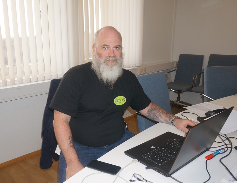 Dagfinn jobber